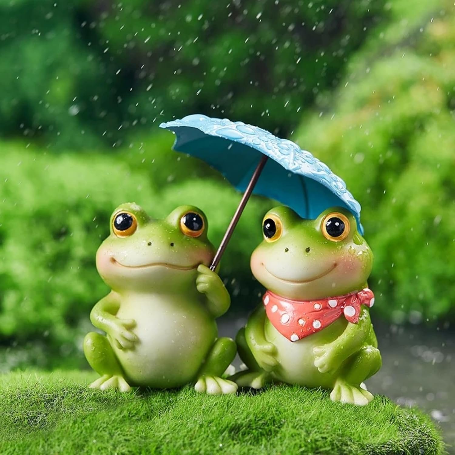 Frog Figurine with Umbrella, Decorative Outdoor Statue Set of 2,Collection Miniature Fairy Garden Home,Garden, Indoor Outdoor Decoration (A Pair of Frogs)