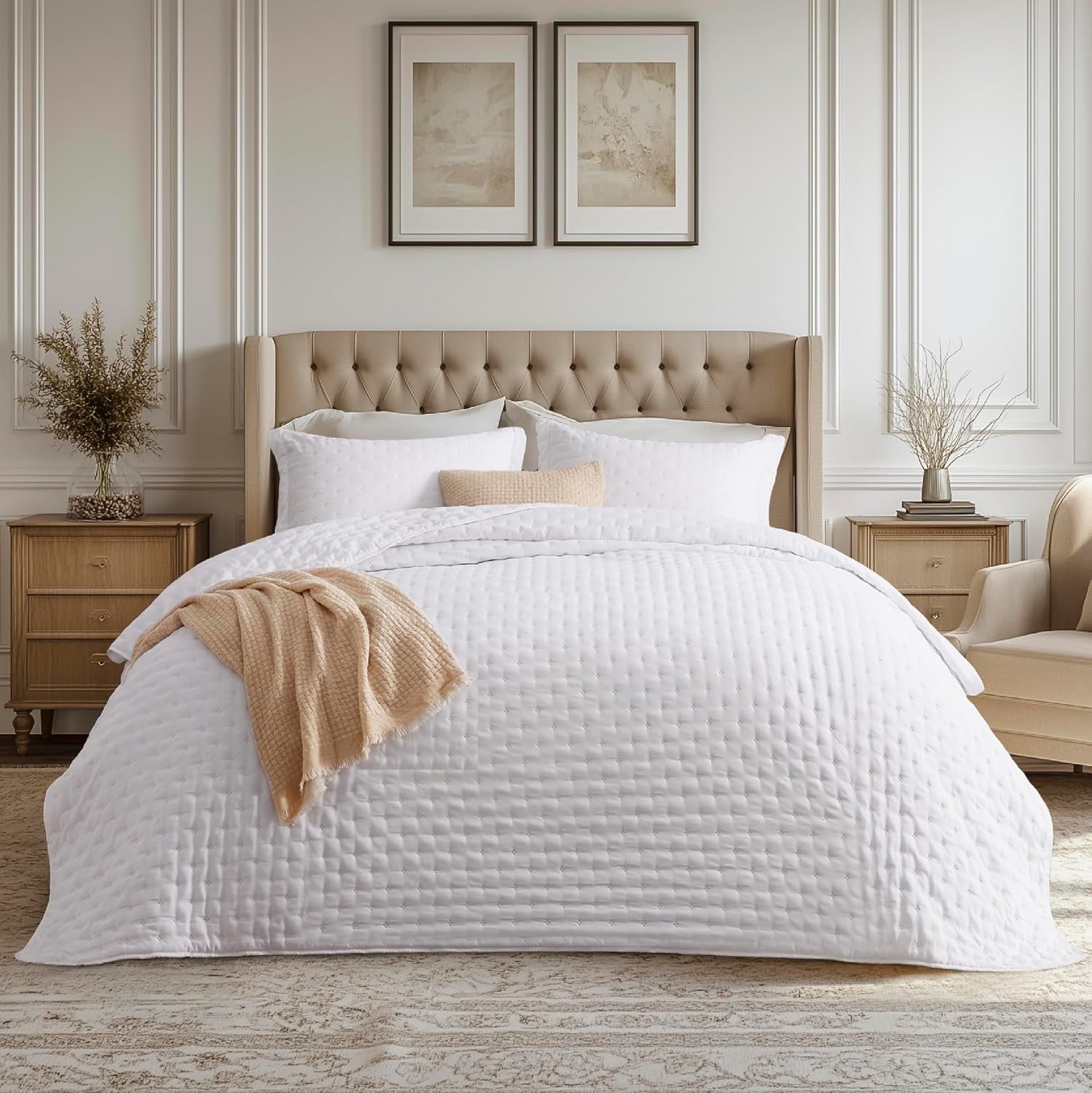 Bedsure Quilts Queen Size – Lightweight Comforter Queen Size for Summer, Bright White Bedspread Quilt with Clover Pattern, Soft Ultrasonic Coverlet, Modern All-Season Bedding, 90 x 96 Inches