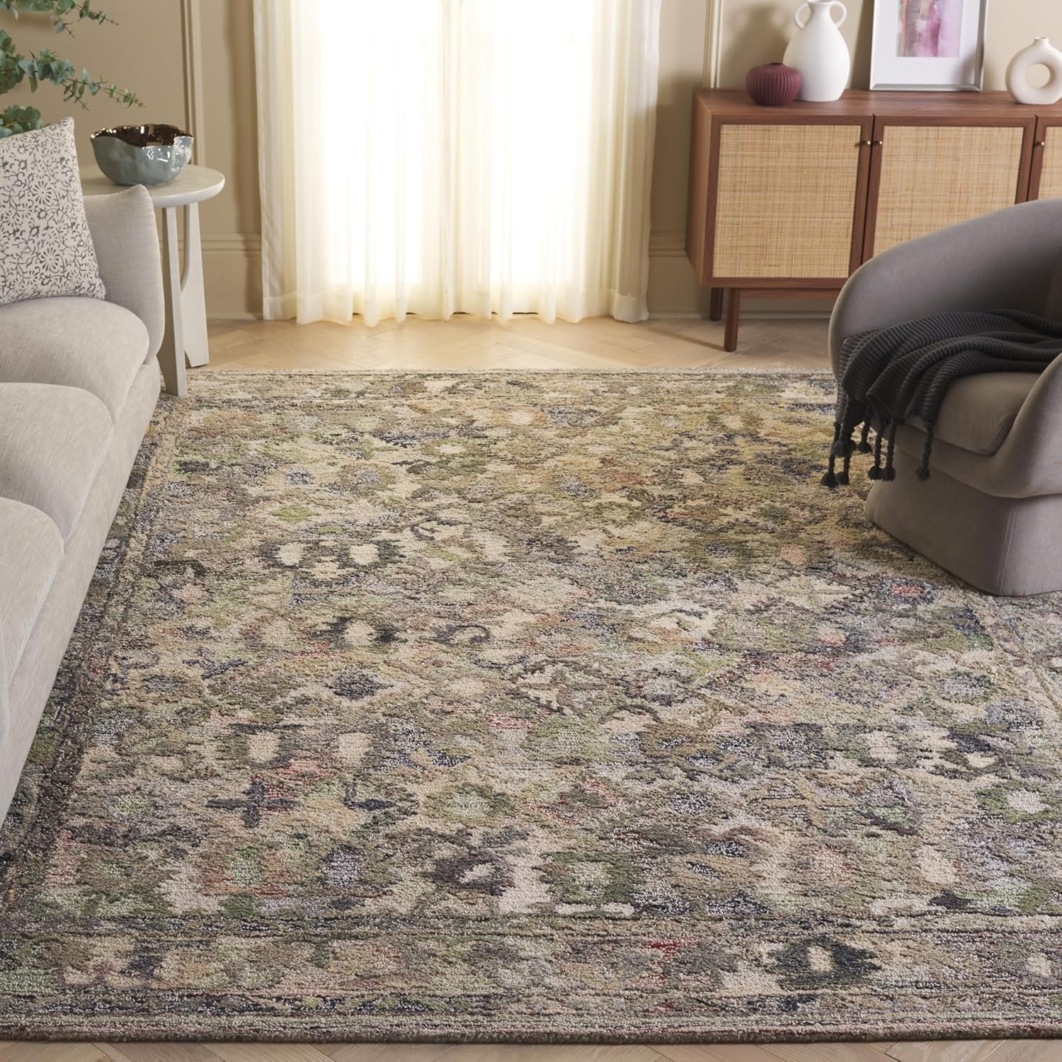 SAFAVIEH Marquee Collection Area Rug – 8′ x 10′, Green & Beige, Handmade, Ideal for The Living Room, Dining Room, Bedroom (MRQ126Y)