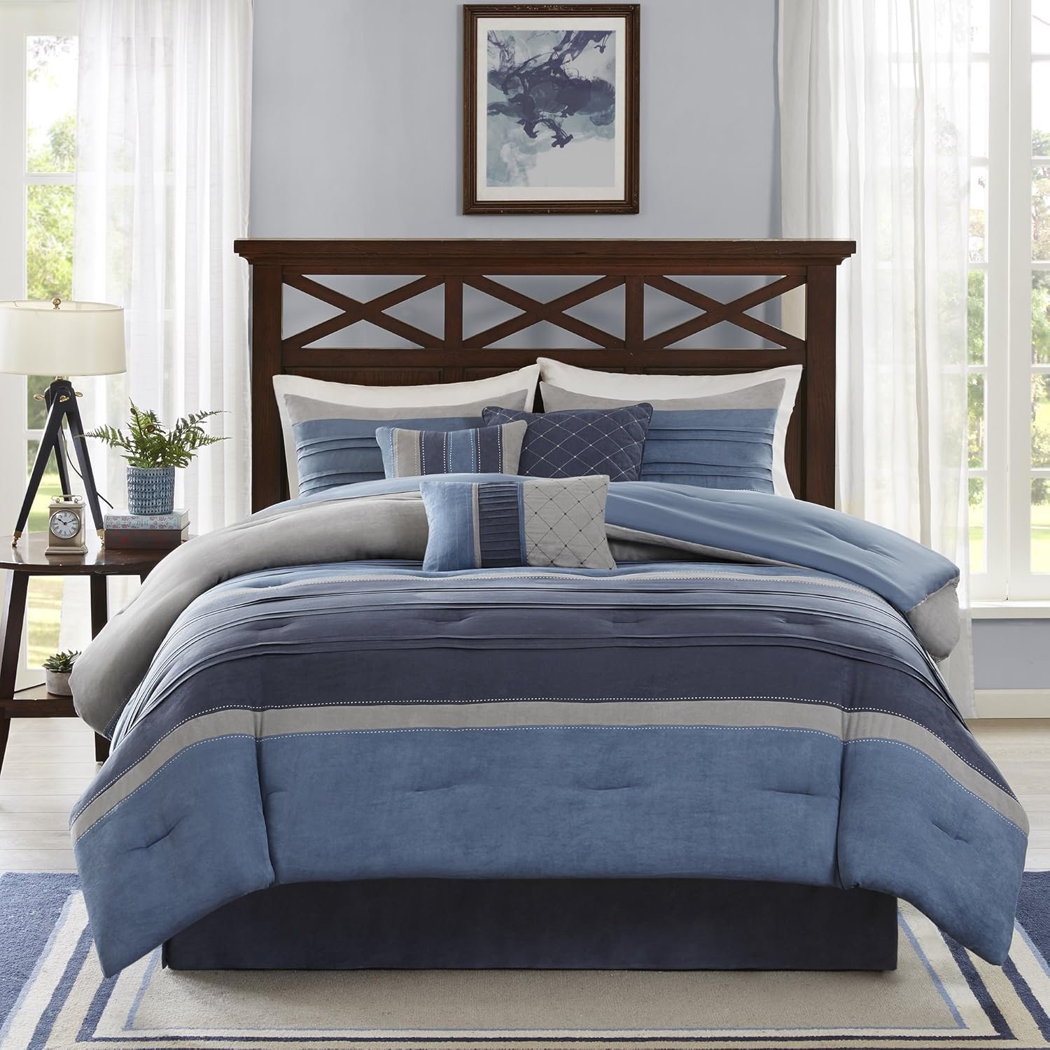 Madison Park Casual Modern Comforter Set, 7PC Queen Bedding Set | All Season Bedding with Comforter, Matching Bed Skirt, Decorative Pillows, Shams, Navy