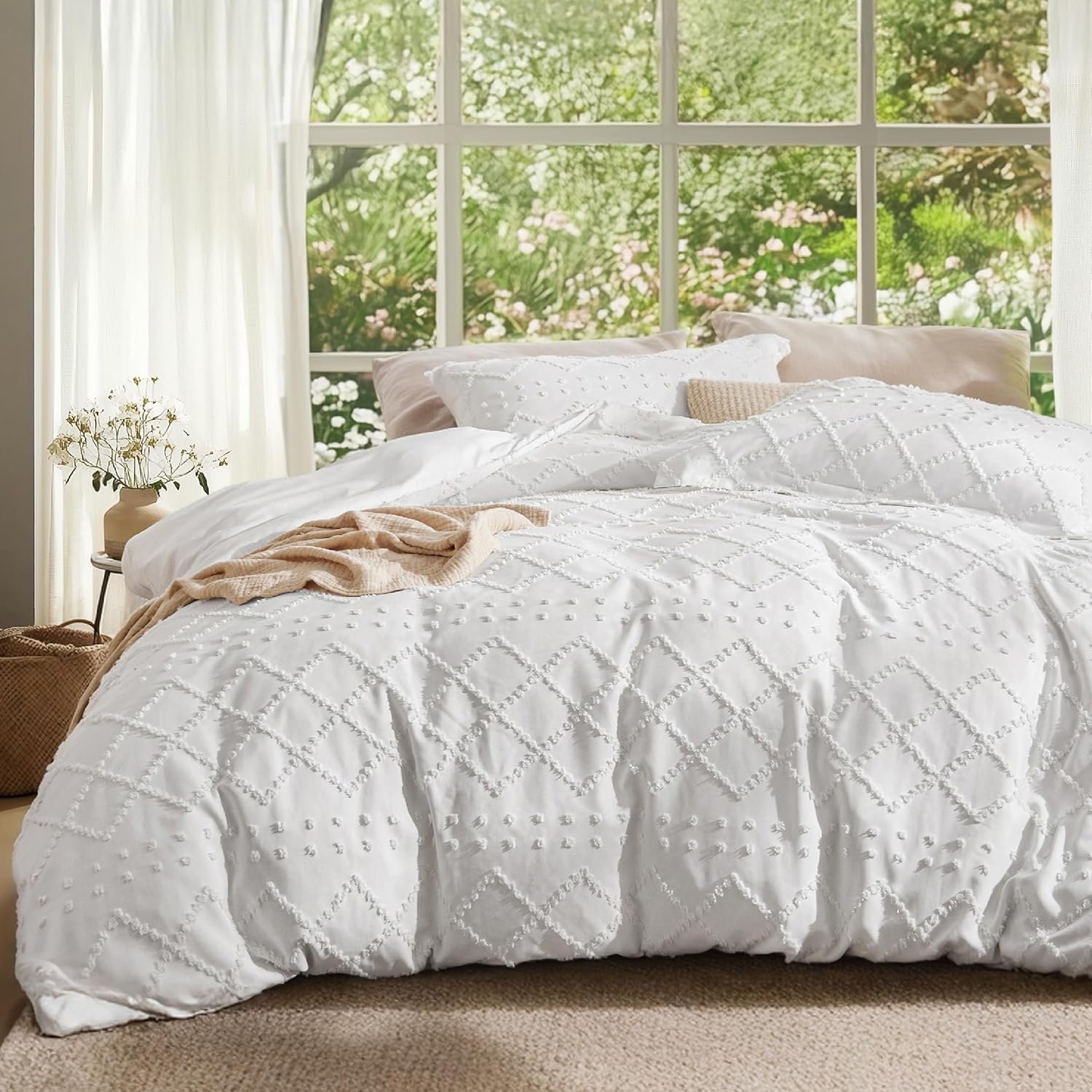 Bedsure White Boho Duvet Cover Queen, Soft Vintage Embroidery | 3-Piece, Boho Bedding, Elevated Home Decor, Fade Resistant, Machine Washable, Tufted Texture, Zipper Closure, 8 Corner Ties