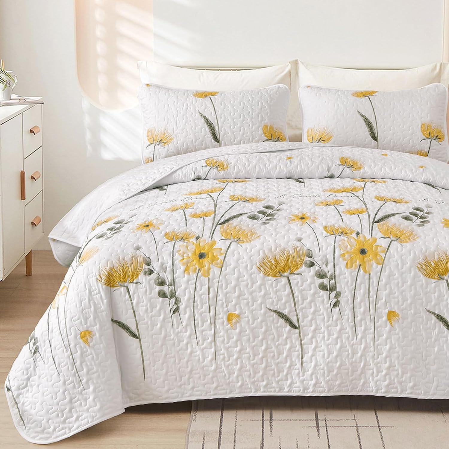 Dinjoy Floral Quilt Set Queen Size, Yellow Flower Bedspread Coverlet Set | Soft Lightweight Microfiber Bedspread with 2 Pillowcases Cute Floral Quilted Bedding Set for All Season (96″×90)