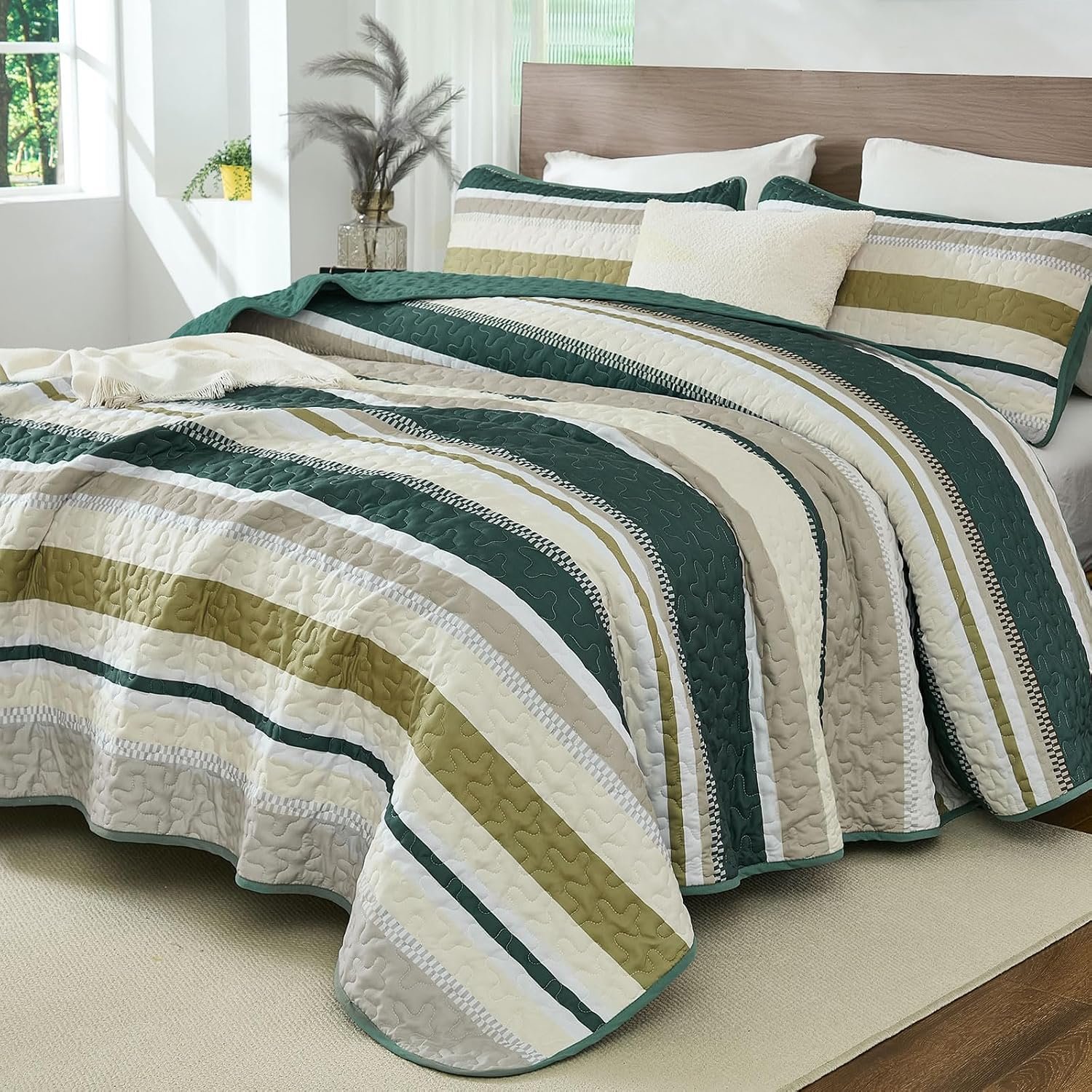WONGS BEDDING King Quilt, 3 Pieces Green Striped Bedspread Coverlet Set with Shams, Lightweight Summer Quilts Bedding Set for All Season110×90″