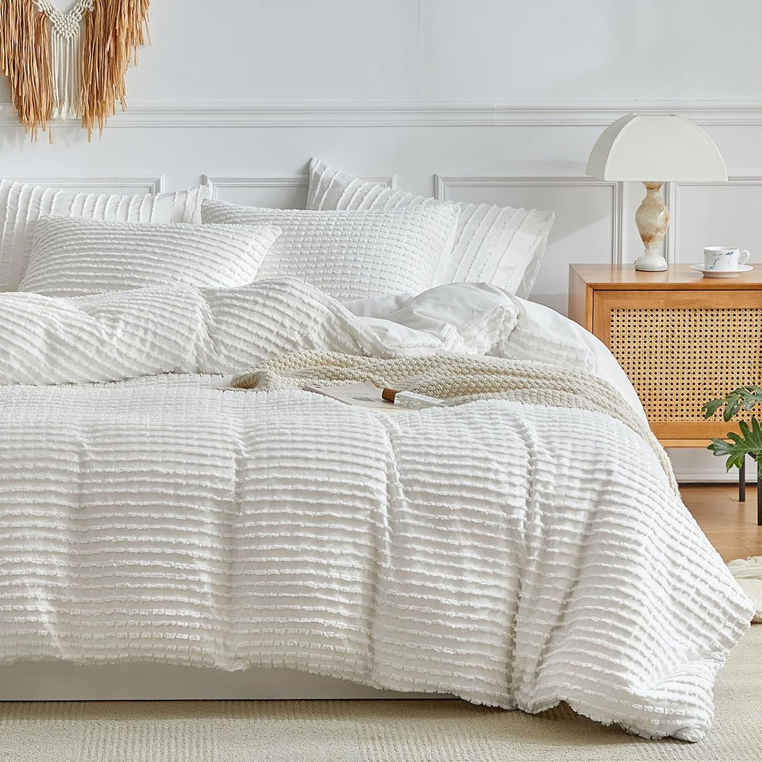 WARMDERN White Boho Duvet Cover Set Queen Size, Tuft Texture, 3-Piece | Striped Style, Solid Color, Soft Breathable Lightweight Bedding Set for All Seasons, Hidden Zipper, 4 Ties, Machine Washable